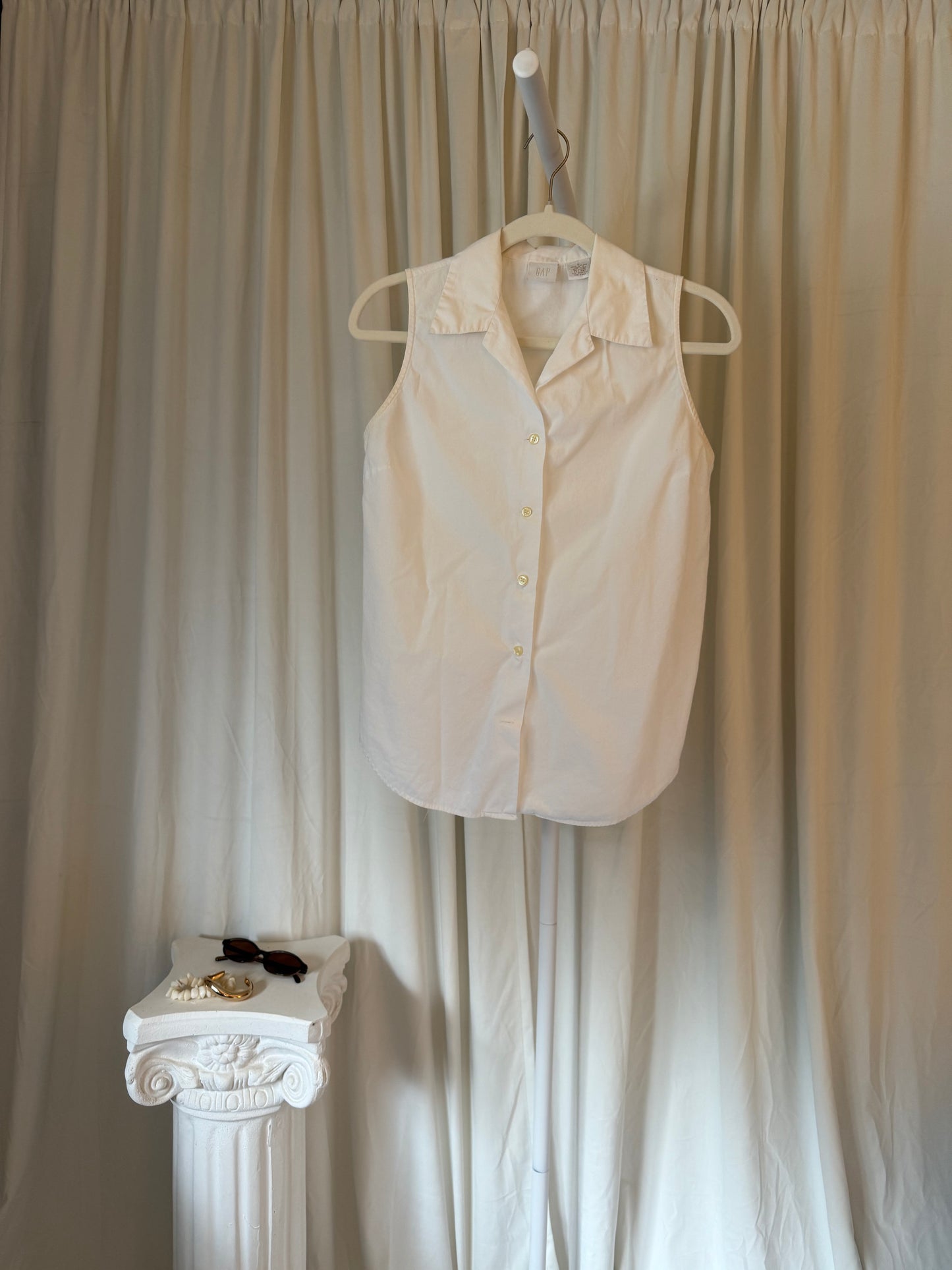 Gap Sleeveless Button Down