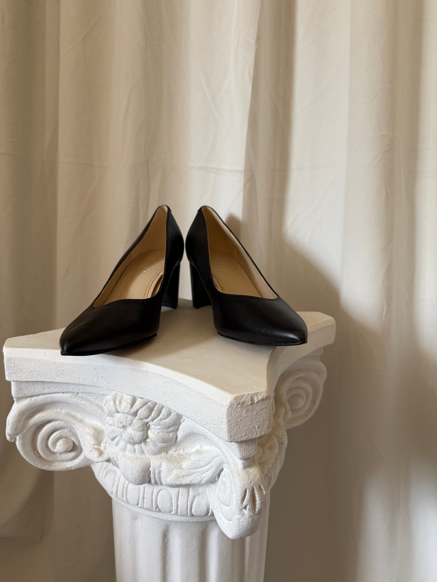 Marc Fisher Black Pumps