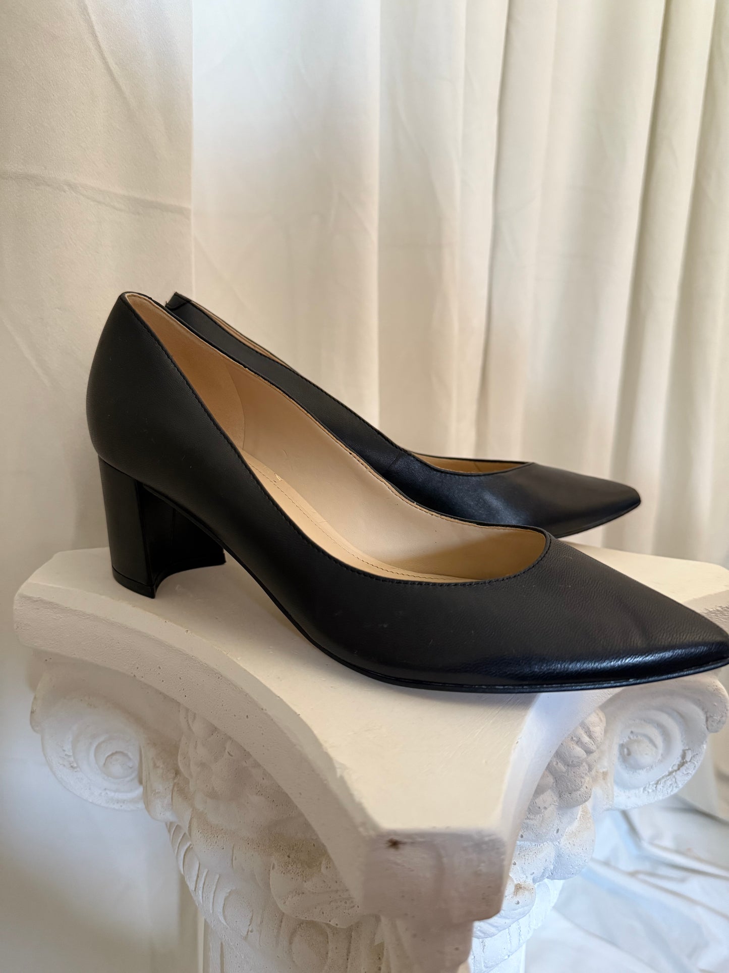 Marc Fisher Black Pumps