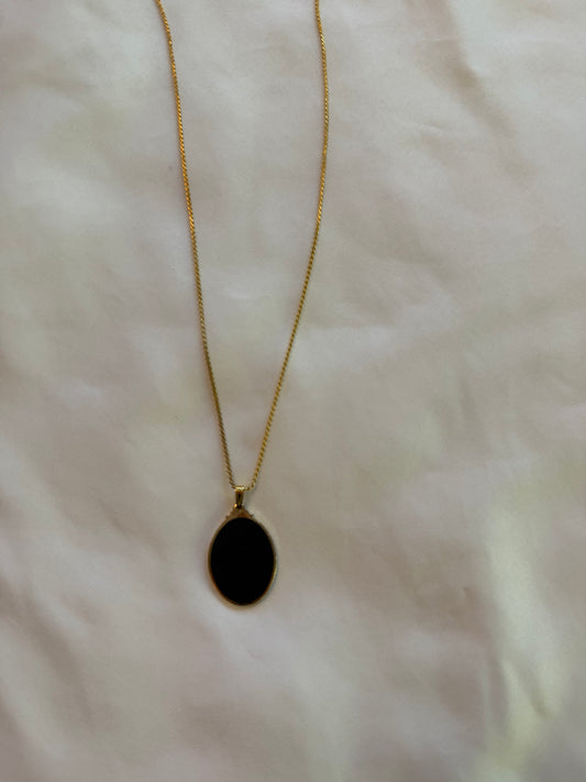 The Oval Necklace